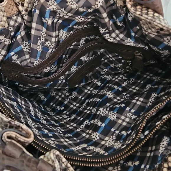 Jessica Simpson Stylish Snakeskin Patterned Tote Bag Never Used - Picture 3 of 3